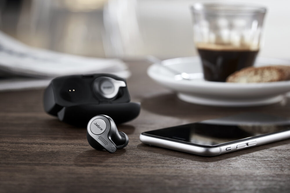 Elite_65t_contextual_5_Earbuds_charging_case